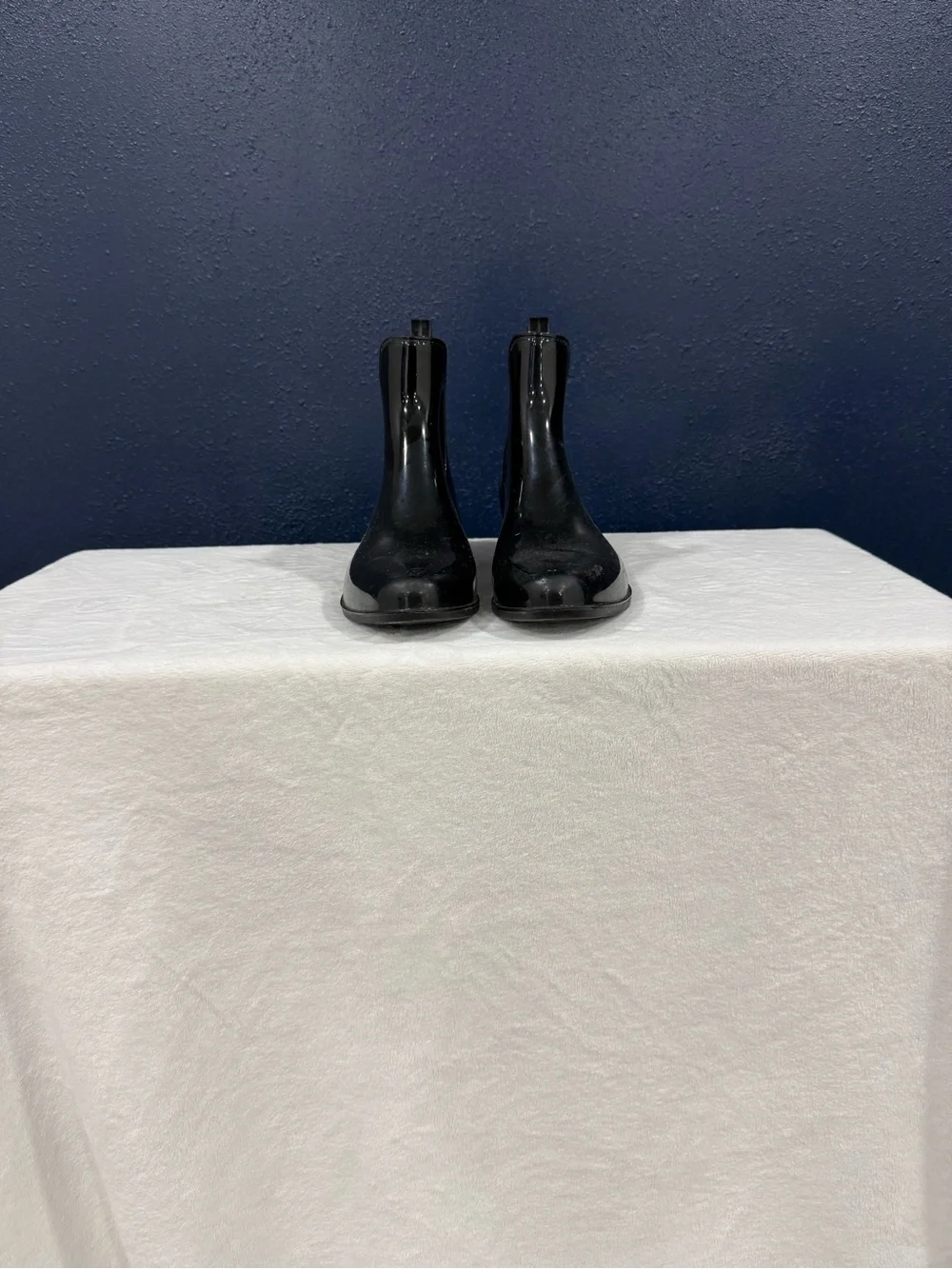 N/A sleek black